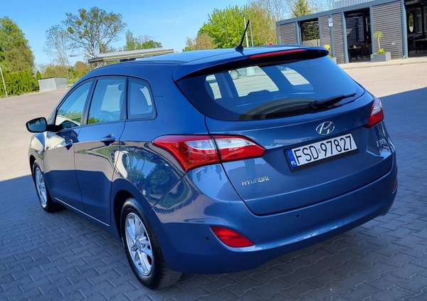 Hyundai I30 cena 39999 przebieg: 74338, rok produkcji 2015 z Drezdenko małe 781